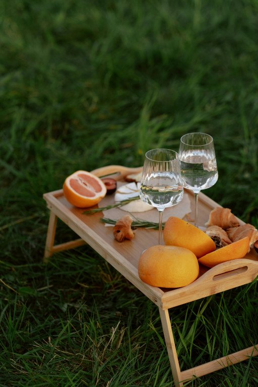 The Ultimate Guide to Selecting the Perfect Outdoor Table for Your Picnic Excursions